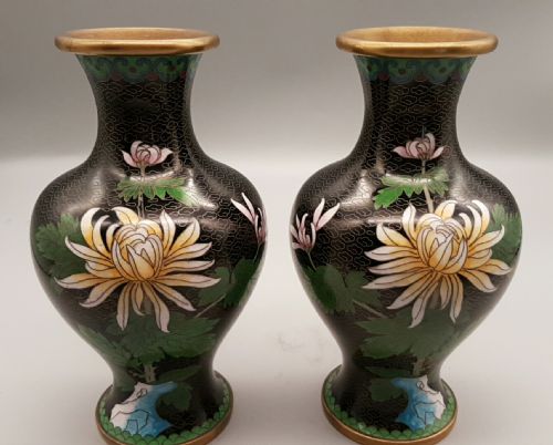 lovely pair of japanese meiji cloisonne vases decorated with flowers - CATEGORY: ANTIQUE METAL - DATED 19TH CENTURY