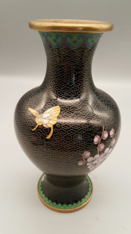 LOVELY PAIR OF JAPANESE MEIJI CLOISONNE VASES DECORATED WITH FLOWERS - ADDITIONAL PHOTO 5