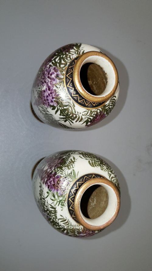 BEAUTIFUL PAIR OF MEIJI JAPANESE SATSUMA VASES DECORATED WITH WISTERIA AND BIRDS - ADDITIONAL PHOTO 4