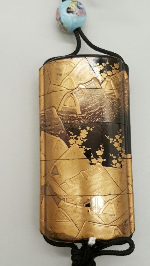 BEAUTIFUL JAPANESE EDO EARLY 19THC 4CASE INRO DEPICTING VILLAGE ROOFTOPS - ADDITIONAL PHOTO 1
