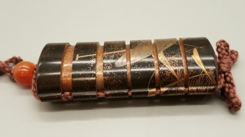 BEAUTIFUL JAPANESE MEIJI 19THC 5CASE INRO DEPICTING A TRADITIONAL REED CANOE ASHIBUNE - ADDITIONAL PHOTO 7