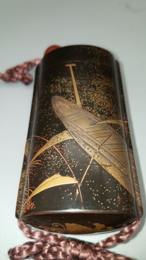 BEAUTIFUL JAPANESE MEIJI 19THC 5CASE INRO DEPICTING A TRADITIONAL REED CANOE ASHIBUNE - ADDITIONAL PHOTO 9