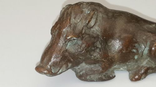 NICE ANTIQUE MEIJI JAPANESE BRONZE BOAR PAPERWEIGHT SIGNED - ADDITIONAL PHOTO 4