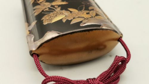 NICE MEIJI LATE 19THC JAPANESE FOURCASE LACQUER INRO DEPICTING FLOWERS AND ROCKS - ADDITIONAL PHOTO 5
