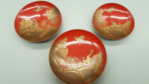 set of three exquisite japanese meiji lacquer sake cups cranes terrapins - CATEGORY: ANTIQUE MISCELLANEOUS - DATED 19TH CENTURY