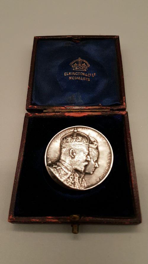 SUPERB ANTIQUE SILVER CORONATION MEDAL KING EDWARD VII AND QUEEN ALEXANDRA 1902 - ADDITIONAL PHOTO 2