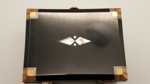 ATTRACTIVE JAPANESE ART DECO BLACK LACQUER JEWELLERY CASKET - ADDITIONAL PHOTO 1
