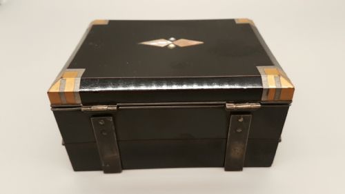ATTRACTIVE JAPANESE ART DECO BLACK LACQUER JEWELLERY CASKET - ADDITIONAL PHOTO 2