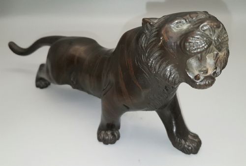 japanese meiji bronze tiger by genryusai seiya studio - CATEGORY: ANTIQUE METAL - DATED 19TH CENTURY