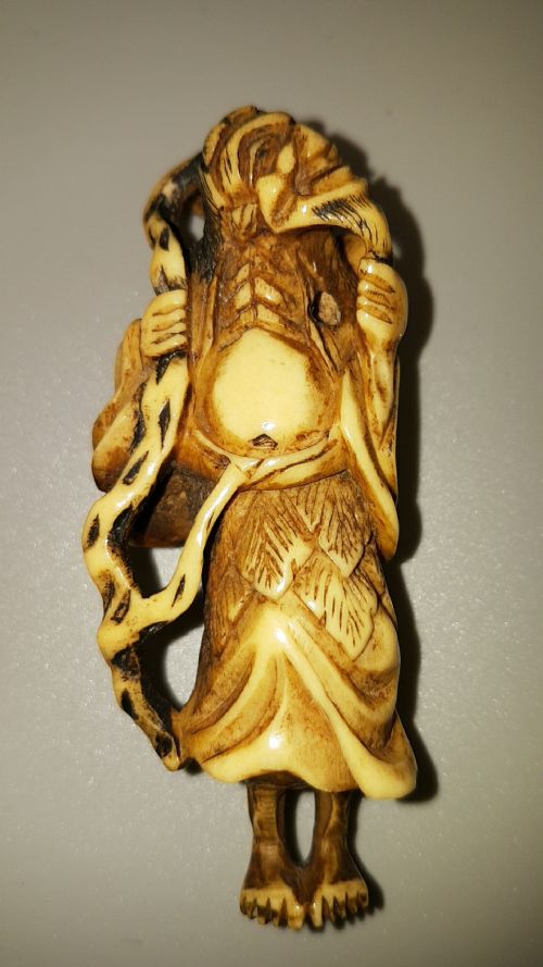 JAPANESE MEIJI 19THC STAG ANTLER NETSUKE OF CHOKWARO SENNIN WITH STAFF AND GOURD - ADDITIONAL PHOTO 4