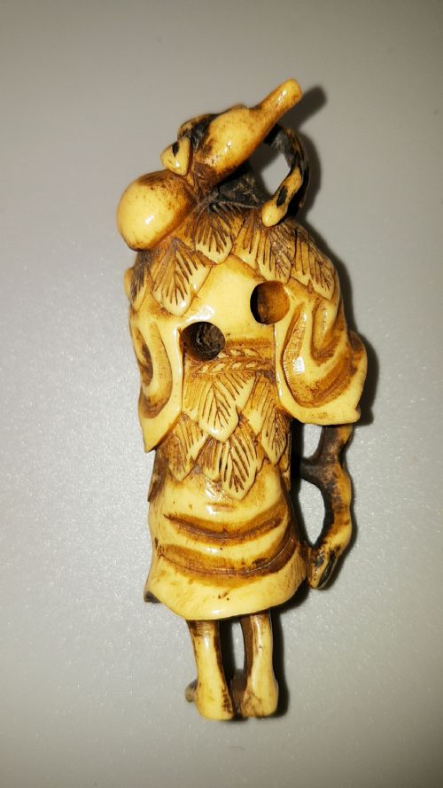JAPANESE MEIJI 19THC STAG ANTLER NETSUKE OF CHOKWARO SENNIN WITH STAFF AND GOURD - ADDITIONAL PHOTO 5