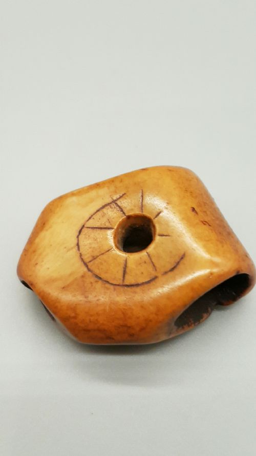 JAPANESE EDOMEIJI STAG ANTLER NETSUKE OF SEASHELLS - ADDITIONAL PHOTO 2