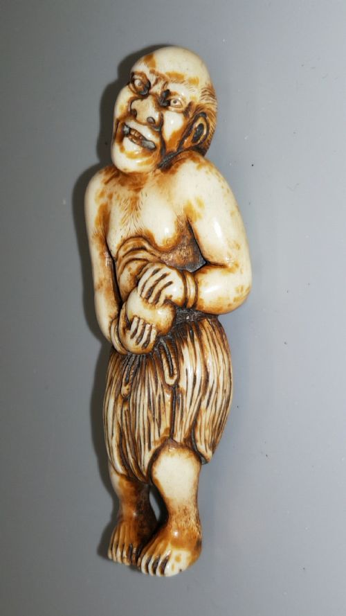 JAPANESE EDOMEIJI STAG ANTLER NETSUKE OF AN ISLANDER - ADDITIONAL PHOTO 5