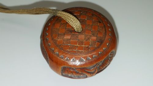 UNUSUAL JAPANESE MEIJI BOXWOOD MANJU NETSUKE OF TOWER LANDSCAPE - ADDITIONAL PHOTO 1