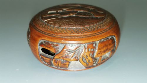 UNUSUAL JAPANESE MEIJI BOXWOOD MANJU NETSUKE OF TOWER LANDSCAPE - ADDITIONAL PHOTO 2