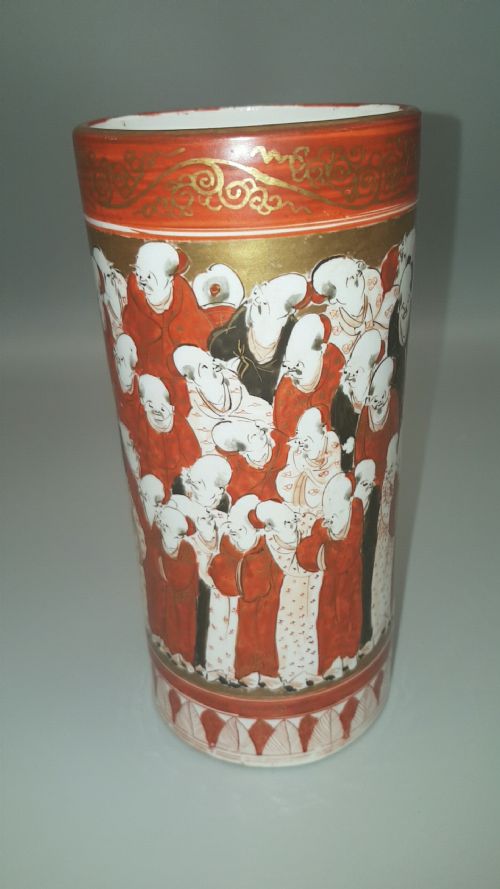 japanese meiji 1000 faces kutani vase ca 19001910 - CATEGORY: ANTIQUE VASES - DATED 1900