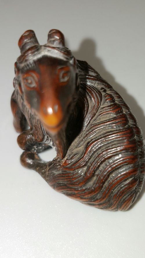 JAPANESE EDO EARLY 19THC BOXWOOD NETSUKE OF A GOAT SIGNED KOKEI - ADDITIONAL PHOTO 3