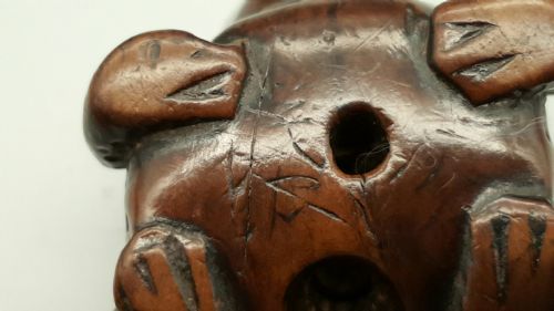 JAPANESE EDO EARLY 19THC BOXWOOD TOAD NETSUKE SIGNED YOSHITADA SHIGETADA - ADDITIONAL PHOTO 5