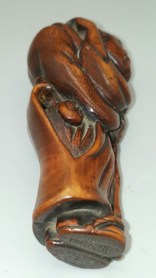 SUPERB JAPANESE EDOMEIJI LARGE BOXWOOD NETSUKE OF HUNCHED BACK MAN - ADDITIONAL PHOTO 5