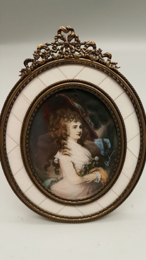 TWO MINIATURE PORTRAITS CA 1900 IN PERIOD GILT BRASS OVAL FRAMES - ADDITIONAL PHOTO 4