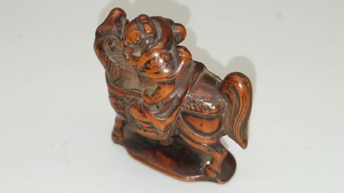 RARE JAPANESE EDO EARLY TO MID19THC BOXWOOD NETSUKE OF GENERAL GENTOKU - ADDITIONAL PHOTO 4