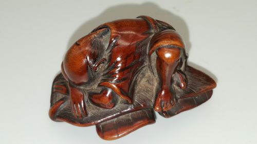 UNUSUAL JAPANESE EDO EARLY 19THC BOXWOOD NETSUKE OF A SLEEPING FARMER - ADDITIONAL PHOTO 1