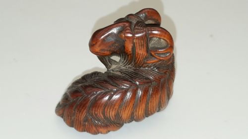 MAGNIFICENT JAPANESE EDO 18THC BOXWOOD NETSUKE OF A RECUMBENT RAM - ADDITIONAL PHOTO 1