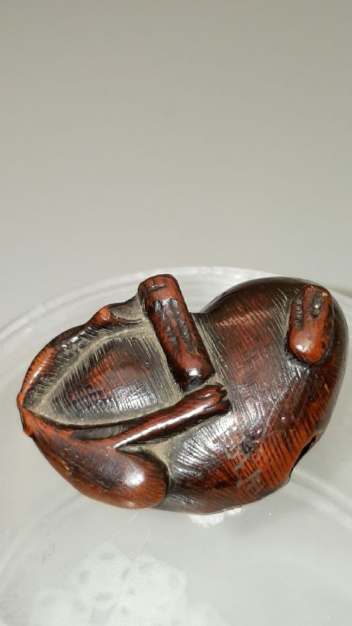 JAPANESE MEIJI 19THC BOXWOOD NETSUKE OF A PUPPY - ADDITIONAL PHOTO 4