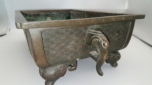 EXCELLENT JAPANESE MEIJI 19THC BRONZE RECTANGULAR JARDINIERE - ADDITIONAL PHOTO 2