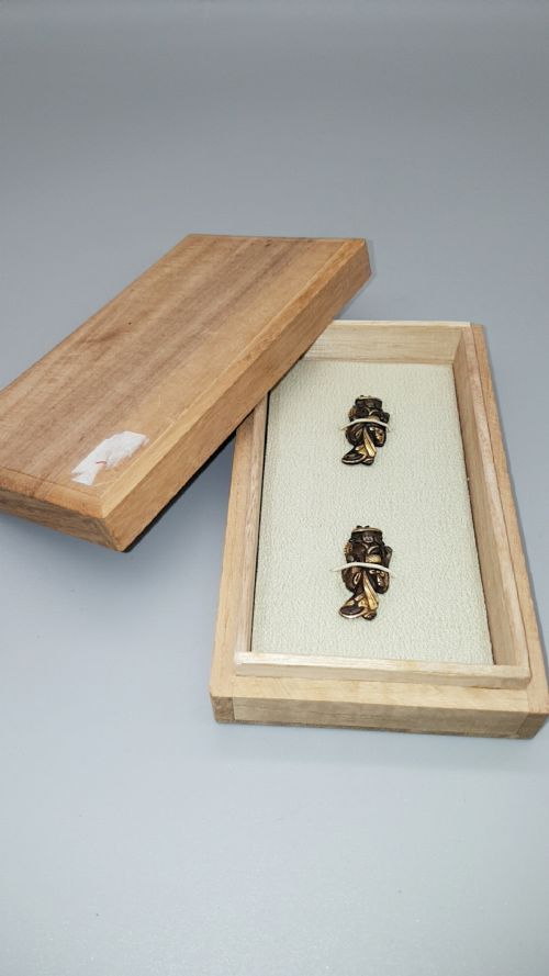 EXCELLENT PAIR OF JAPANESE EDO 18THC BRONZE MENUKI OF LADIES IN KIMONOS - ADDITIONAL PHOTO 6