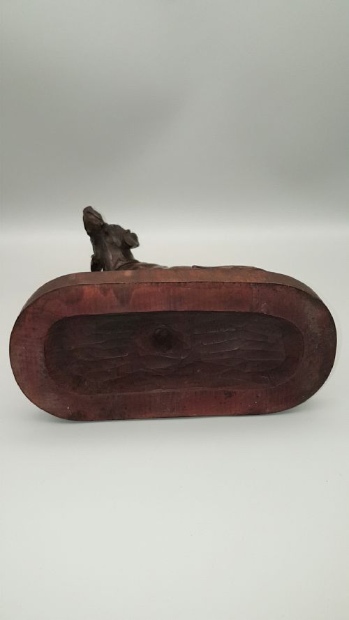 FINE QUALITY VINTAGE CARVED WOODEN FIGURE OF A STANDING HUNTING DOG BY HANS HUGGLERSEILER 18801975 - ADDITIONAL PHOTO 6
