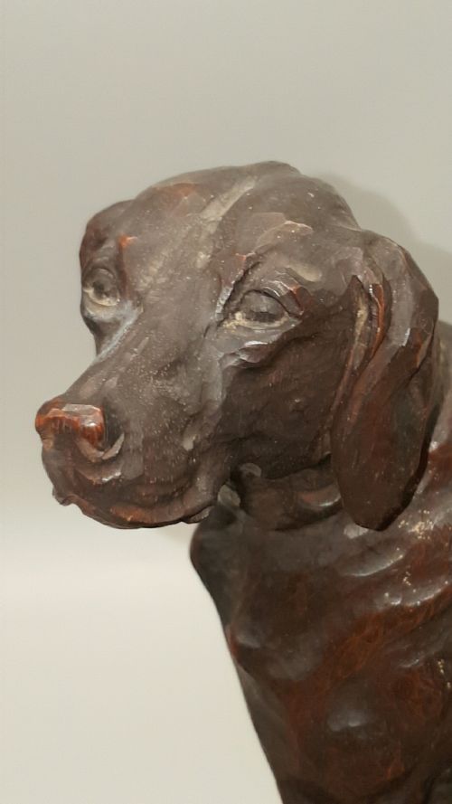 FINE QUALITY VINTAGE CARVED WOODEN FIGURE OF A STANDING HUNTING DOG BY HANS HUGGLERSEILER 18801975 - ADDITIONAL PHOTO 7