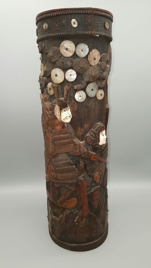 japanese meiji 19thc bamboo brush pot decorated with samurai - CATEGORY: ANTIQUE MISCELLANEOUS - DATED 19TH CENTURY