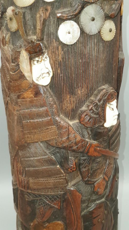 JAPANESE MEIJI 19THC BAMBOO BRUSH POT DECORATED WITH SAMURAI - ADDITIONAL PHOTO 1