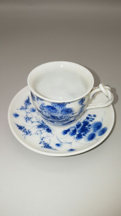 exquisite japanese meiji 19thc arita blue white cup and saucer - CATEGORY: ANTIQUE CUPS - DATED 19TH CENTURY