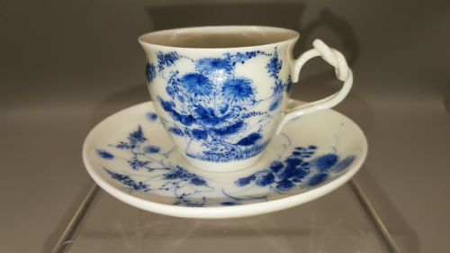 EXQUISITE JAPANESE MEIJI 19THC ARITA BLUE WHITE CUP AND SAUCER - ADDITIONAL PHOTO 1