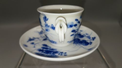 EXQUISITE JAPANESE MEIJI 19THC ARITA BLUE WHITE CUP AND SAUCER - ADDITIONAL PHOTO 2