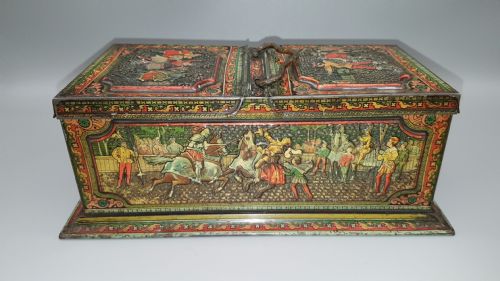 attractive huntley palmers c 1900 biscuit tin in the form of a tea caddy with embossed medieval designs - CATEGORY: ANTIQUE BOXES - DATED 1900