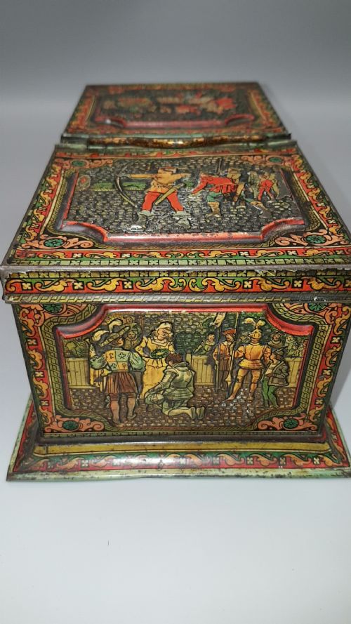 ATTRACTIVE HUNTLEY PALMERS C 1900 BISCUIT TIN IN THE FORM OF A TEA CADDY WITH EMBOSSED MEDIEVAL DESIGNS - ADDITIONAL PHOTO 4
