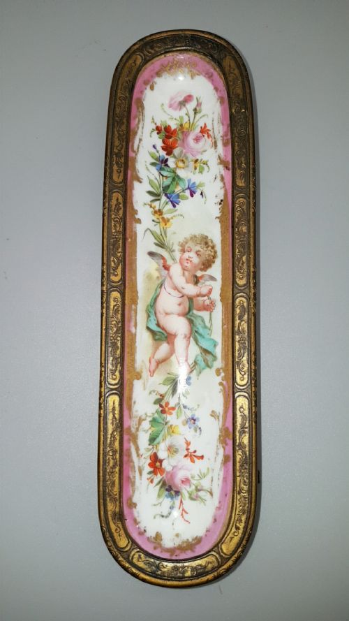 ATTRACTIVE FRENCH 19THC HANDPAINTED PORCELAIN ORMOLU PEN TRAY - ADDITIONAL PHOTO 1