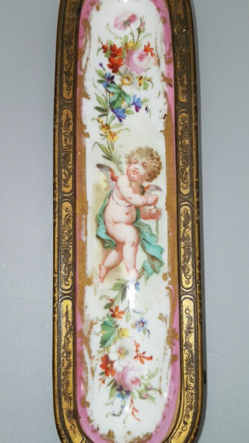 ATTRACTIVE FRENCH 19THC HANDPAINTED PORCELAIN ORMOLU PEN TRAY - ADDITIONAL PHOTO 2