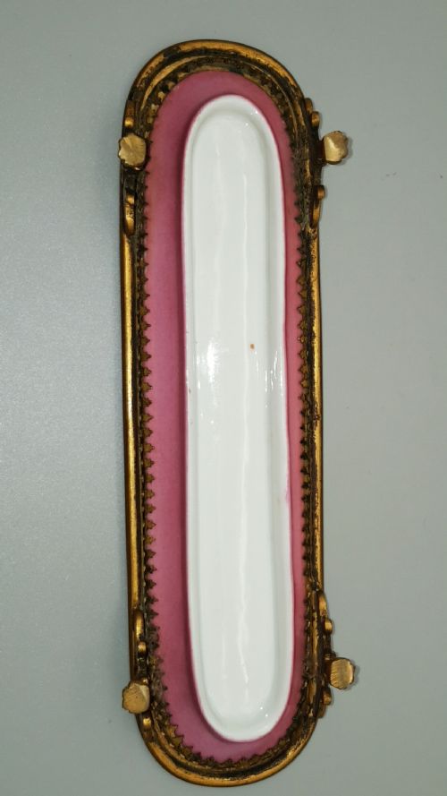 ATTRACTIVE FRENCH 19THC HANDPAINTED PORCELAIN ORMOLU PEN TRAY - ADDITIONAL PHOTO 4