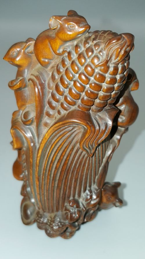 OUTSTANDING JAPANESE MEIJI BOXWOOD OKIMONO TREEN CARVING OF RATS ON A CORNCOB - ADDITIONAL PHOTO 1