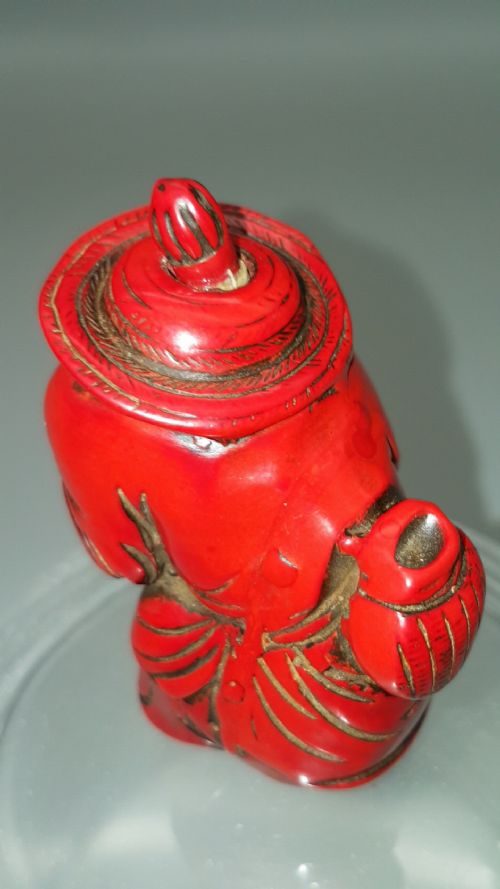 RARE 19THC CHINESE RED CORAL CARVING OF A FISHMAN HOLDING A FISH - ADDITIONAL PHOTO 2