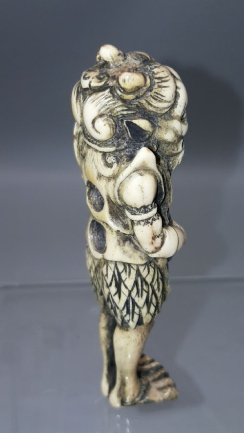 OUTSTANDING JAPANESE MEIJI STAG ANTLER SASHI NETSUKE OF THE ONI KING SHUTENDOJI - ADDITIONAL PHOTO 2