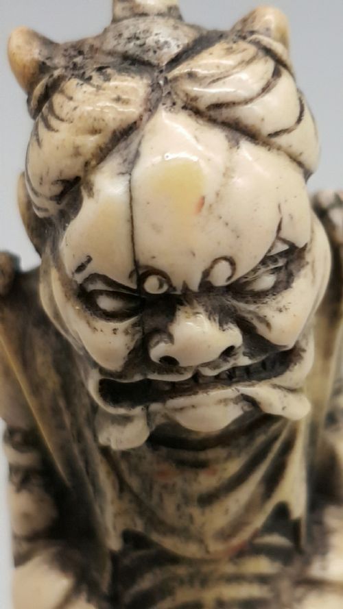 OUTSTANDING JAPANESE MEIJI STAG ANTLER SASHI NETSUKE OF THE ONI KING SHUTENDOJI - ADDITIONAL PHOTO 4