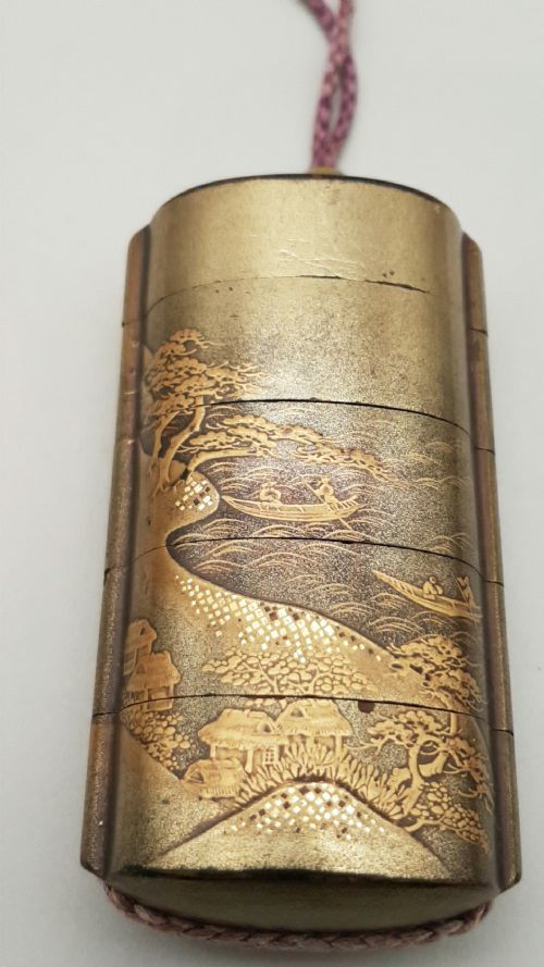 ATTRACTIVE JAPANESE MEIJI GOLD 4CASE LACQUER INRO WITH GLASS OJIME - ADDITIONAL PHOTO 1