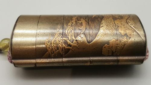 ATTRACTIVE JAPANESE MEIJI GOLD 4CASE LACQUER INRO WITH GLASS OJIME - ADDITIONAL PHOTO 2