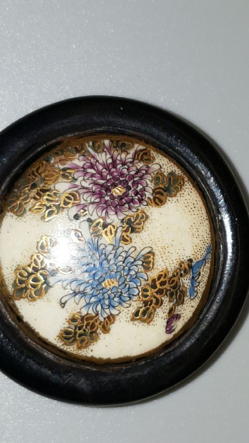 RARE JAPANESE MEIJI PORCELAIN SATSUMA NETSUKE - ADDITIONAL PHOTO 3