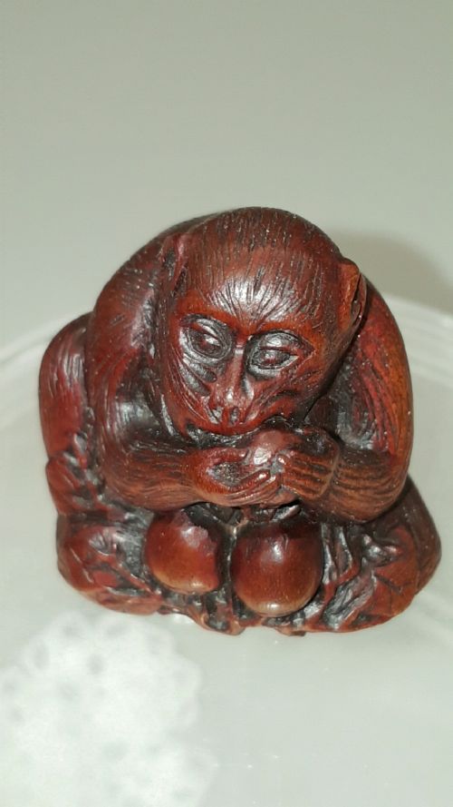 superb japanese edo mid19thc monkey netsuke signed tomokazu - CATEGORY: ANTIQUE SCULPTURES - DATED 19TH CENTURY